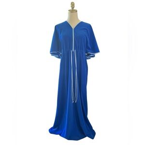 1970s Vanity Fair Long Robe Dress Night Gown Size Small Fleece